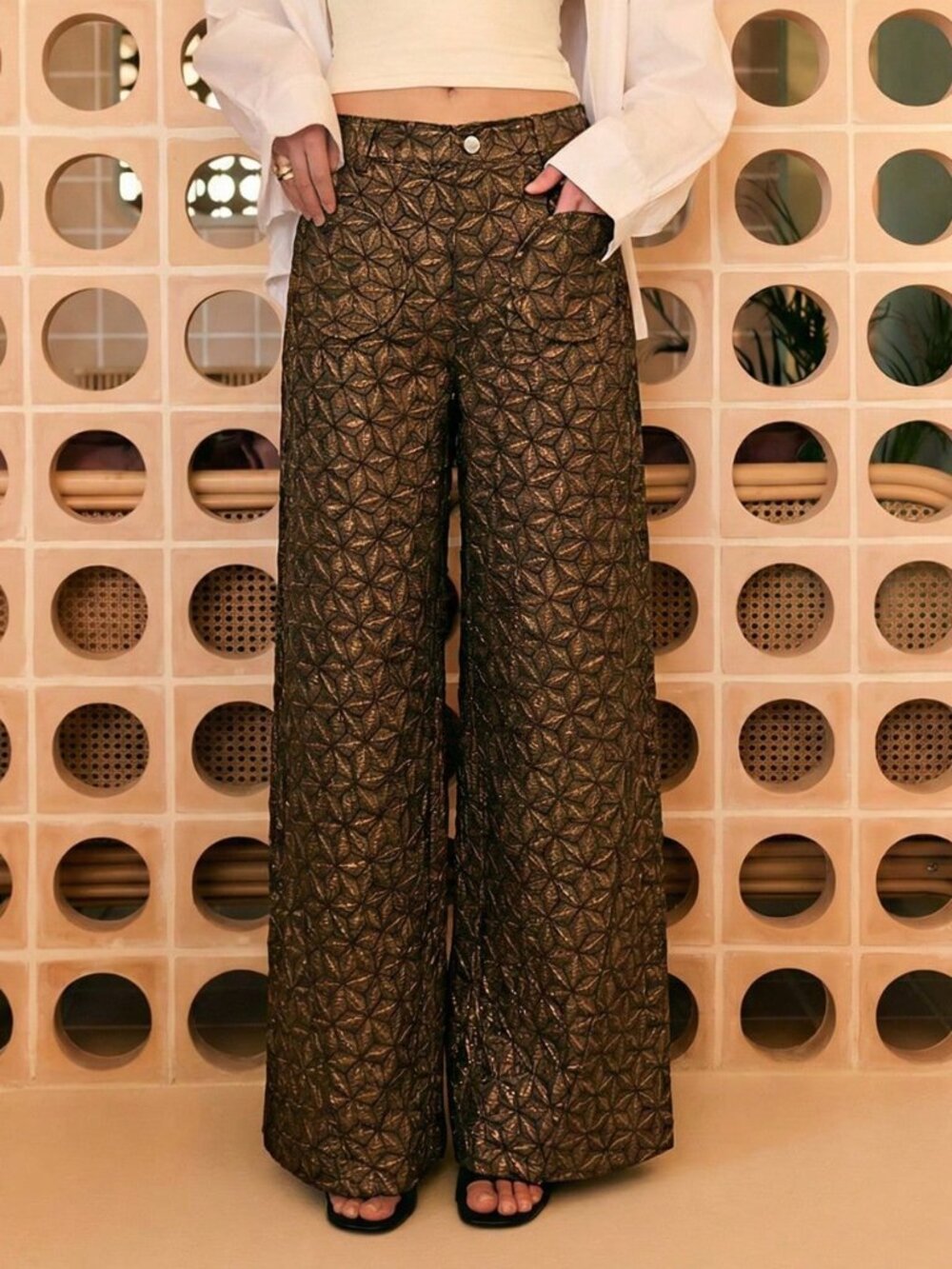 Brown Casual Women's 3D Quilted Texture Pockets Wide-Leg Pants - Picture 3 of 8
